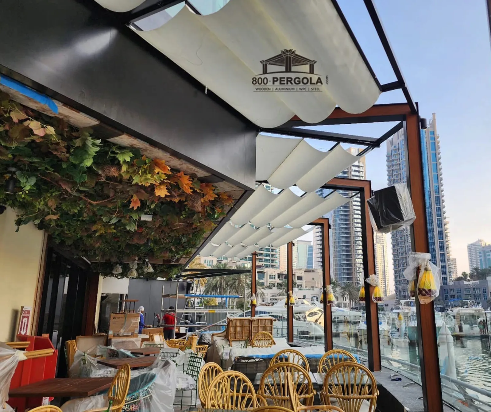 Retractable-Pergola-in-Marina